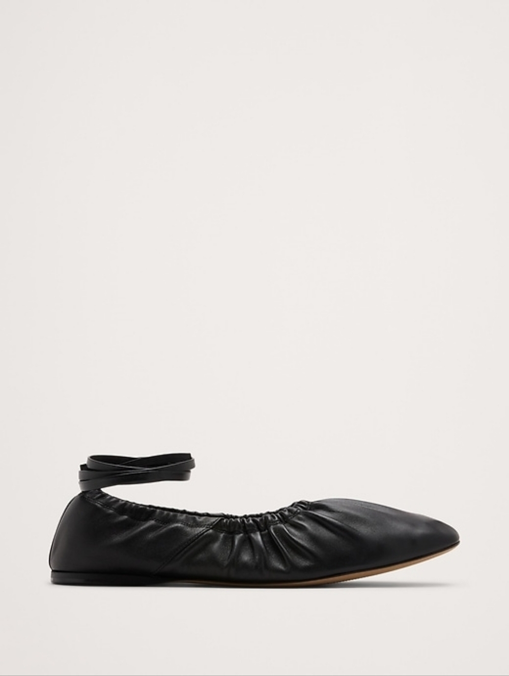 NWOB Banana Express Ruched Leather Ballet Flat Size 8 - Picture 2 of 7